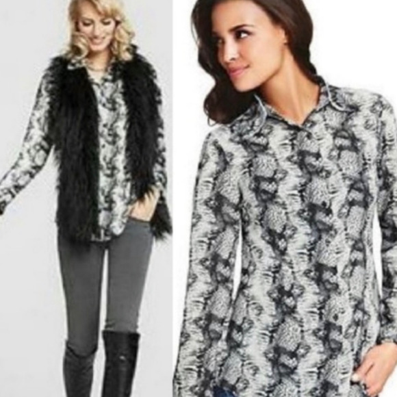 CAbi Semi Sheer Snakeskin Print Button Down Blouse Top Relaxed Fit Size Small - Picture 2 of 8